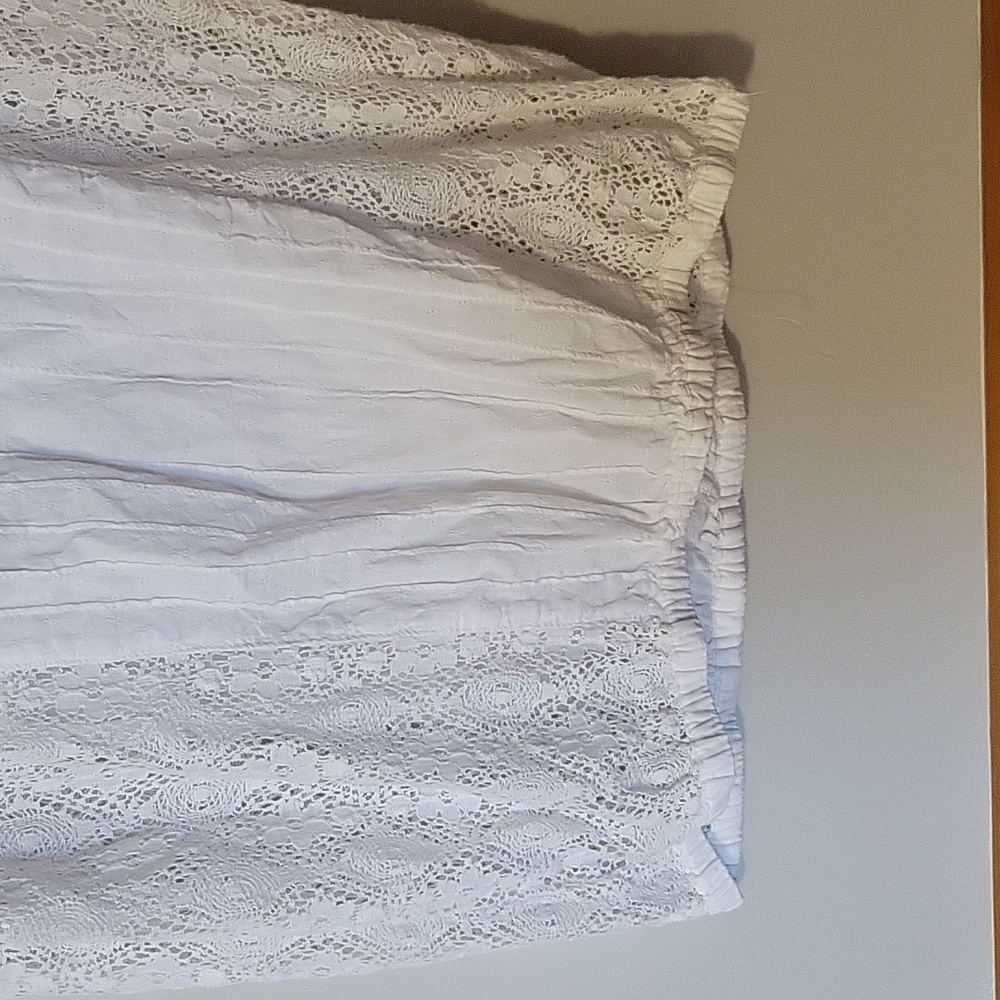 Lace top - Picture 3 of 4